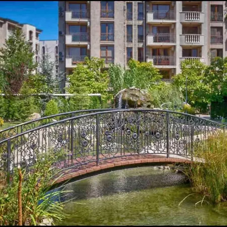 Luxury 2br In Cascadas Oasis